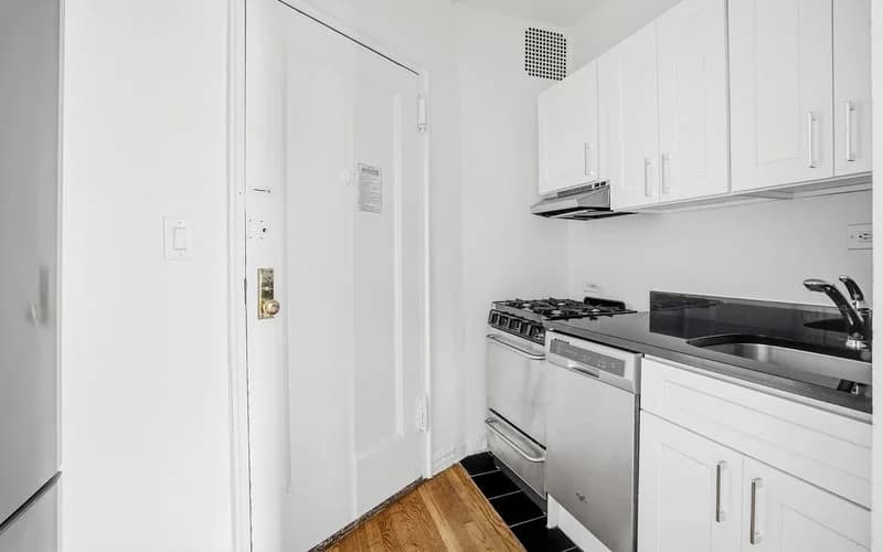 62 Leroy Street #4a, Manhattan, NY 10014 apartment_kitchen 1