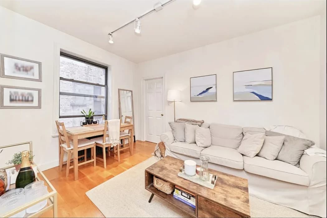 19 Commerce Street #15, Manhattan, NY 10014 apartment_living_room 1