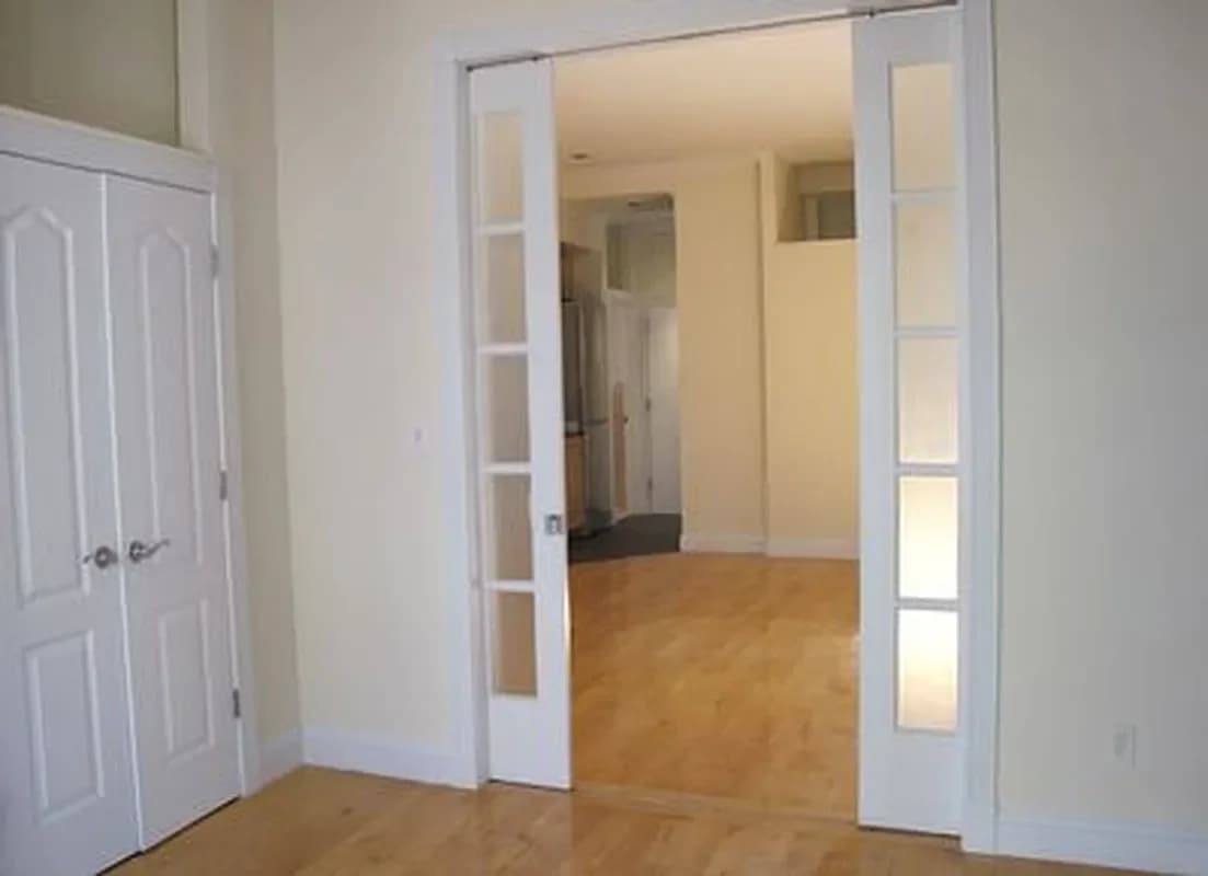 52 Barrow Street #5CD, Manhattan, NY 10014 apartment_living_room 1