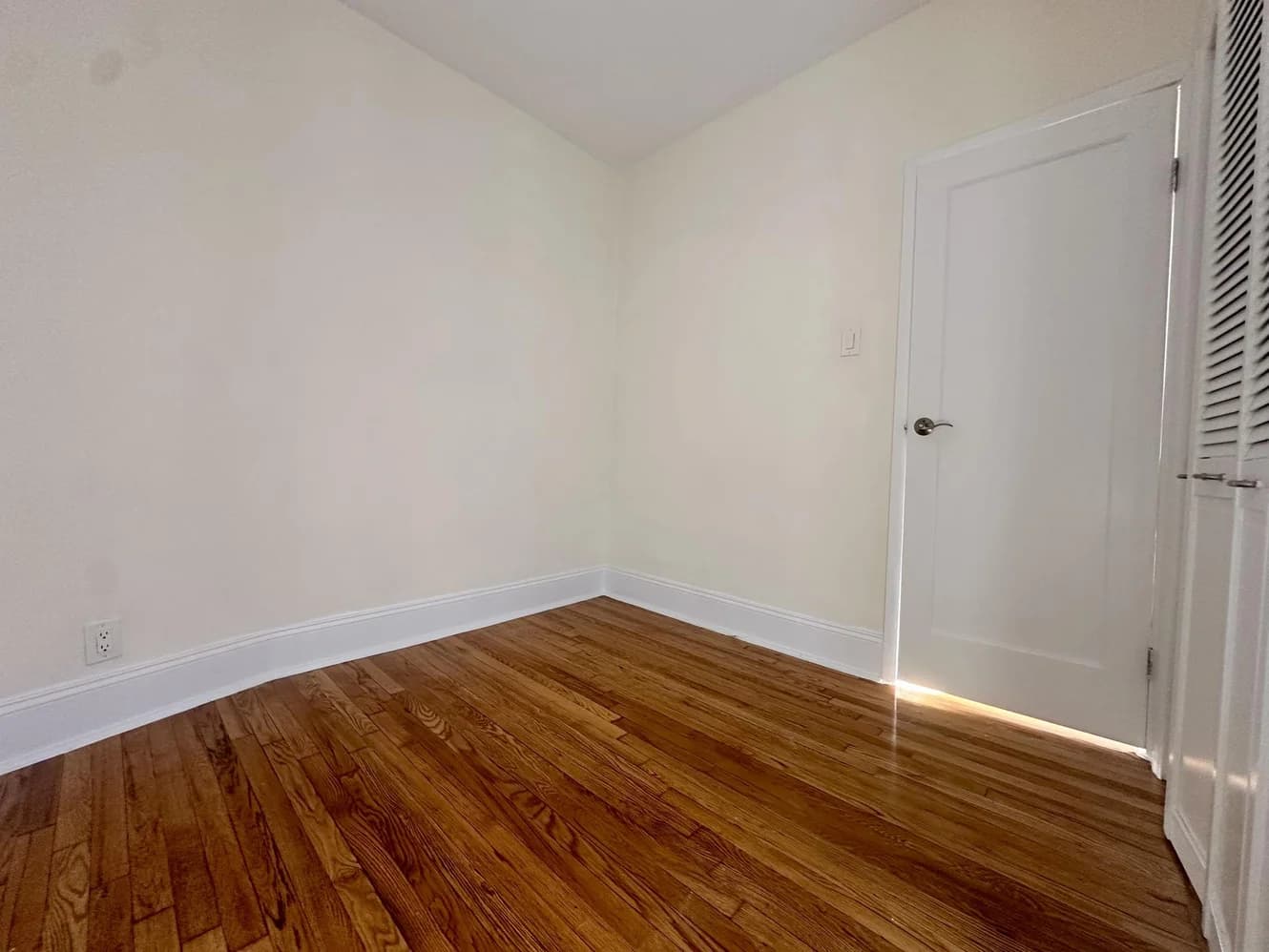 162 West 4 Street #10, Manhattan, NY 10014 apartment_bedroom_room 1
