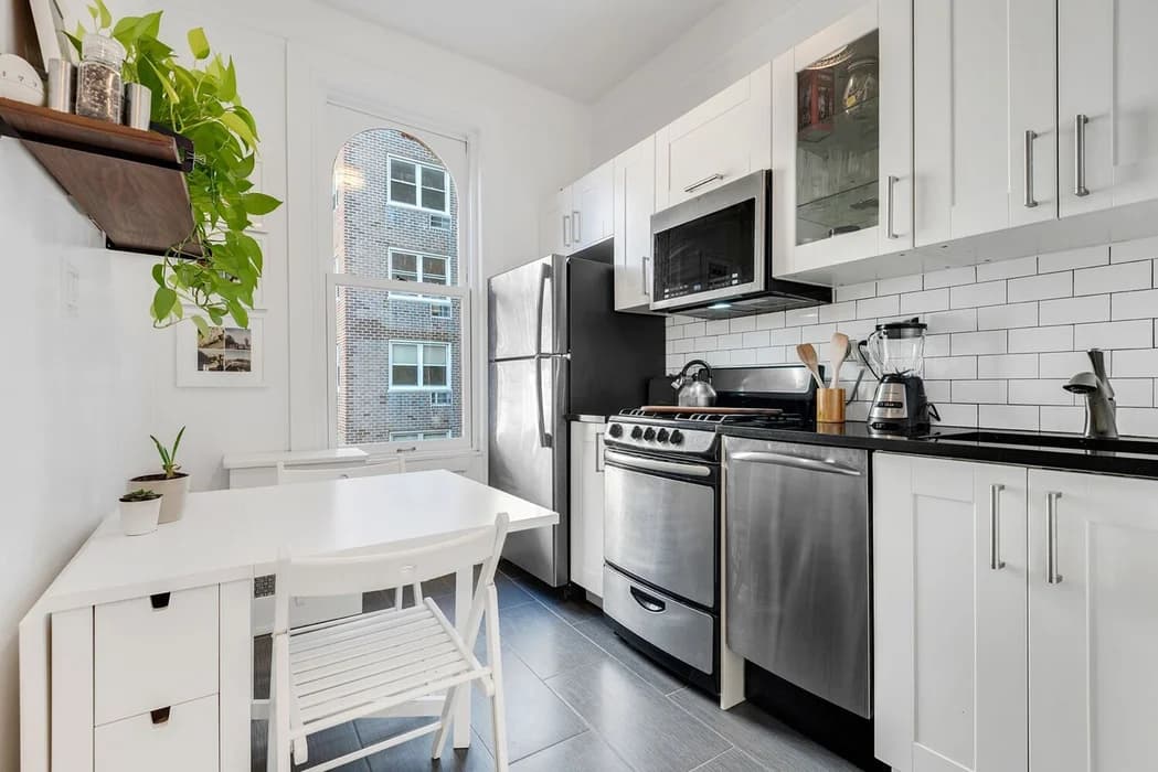 15 Barrow Street #4F, Manhattan, NY 10014 apartment_kitchen 1