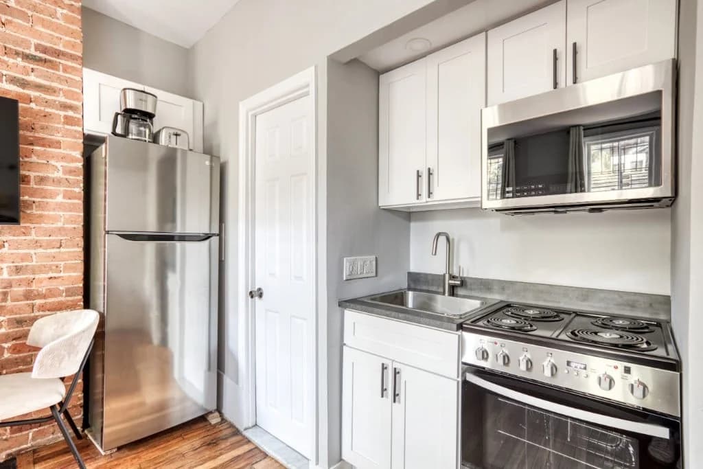 17 Gay Street #4, Manhattan, NY 10014 apartment_kitchen 1