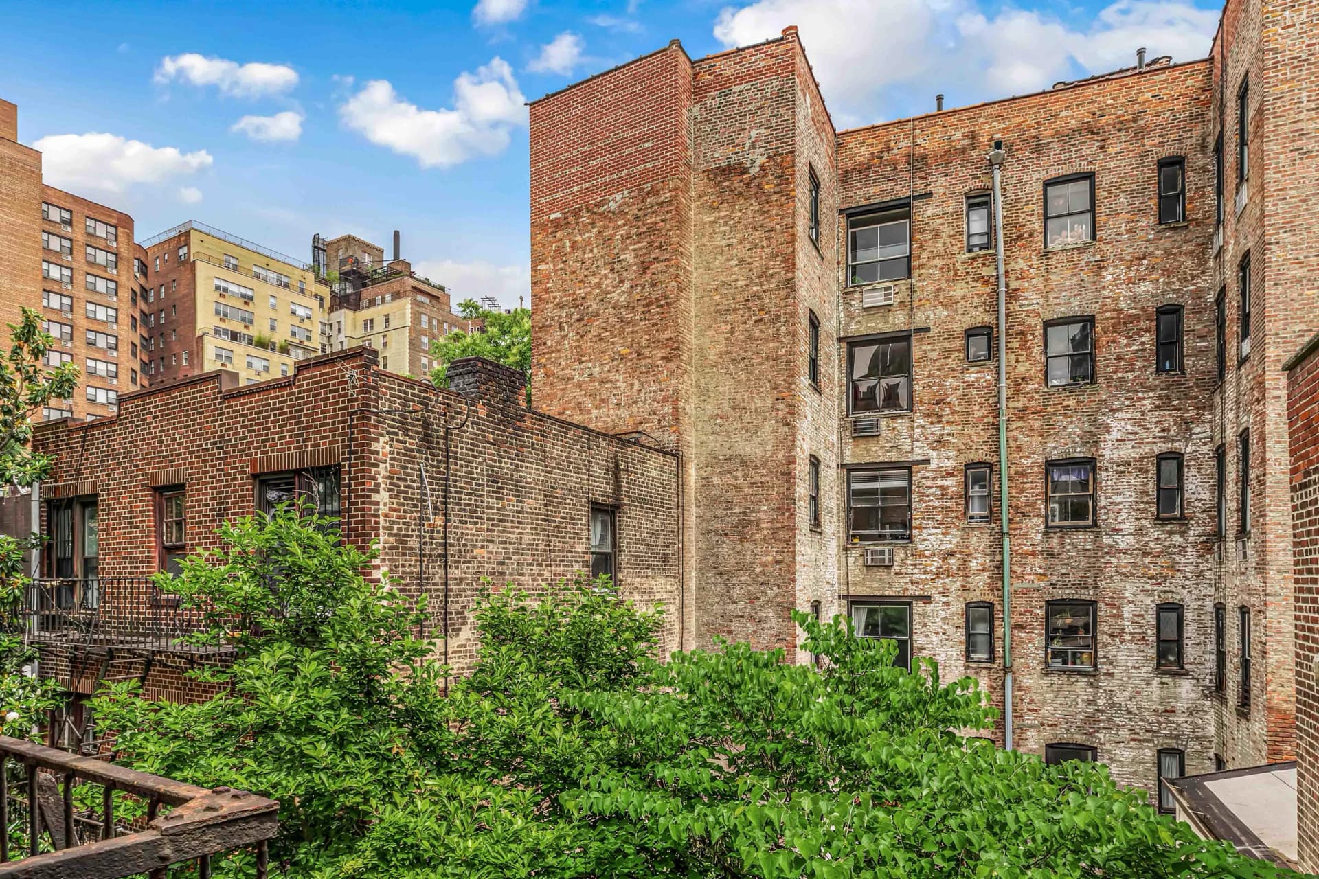 323 West 4 Street #4D, Manhattan, NY 10014