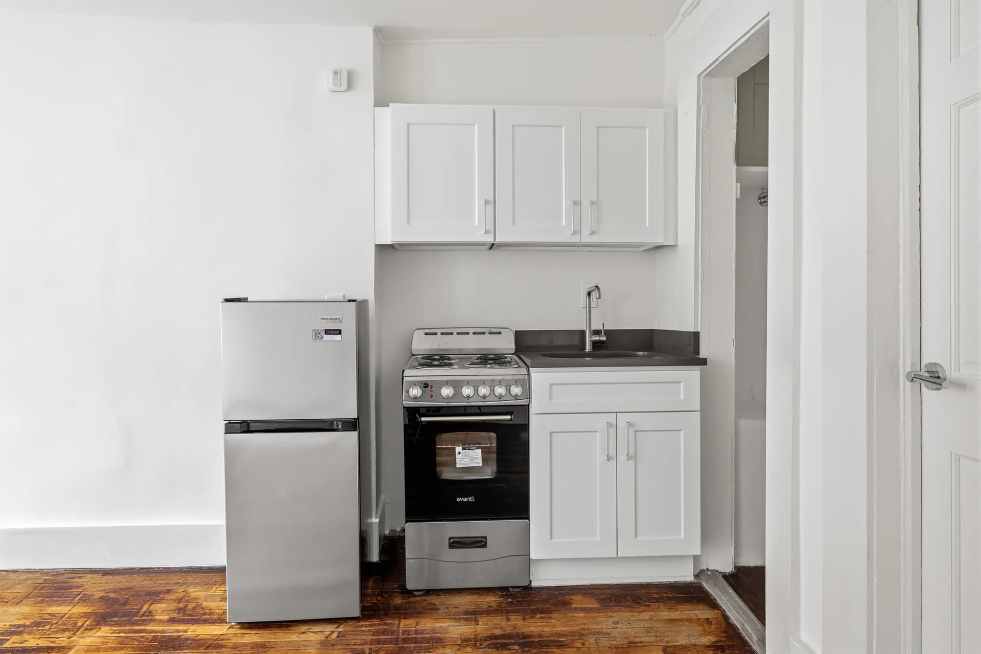 323 West 4 Street #4D, Manhattan, NY 10014 apartment_kitchen 1