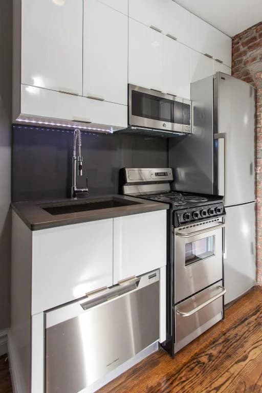 234 West 14 Street #5C, Manhattan, NY 10011 apartment_kitchen 1