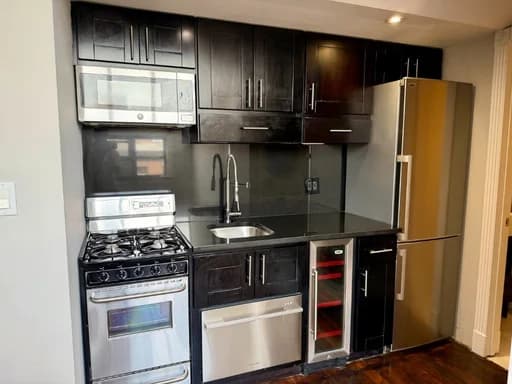 232 West 14 Street #5A, Manhattan, NY 10011