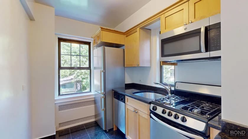 95 Christopher Street #4B, Manhattan, NY 10014