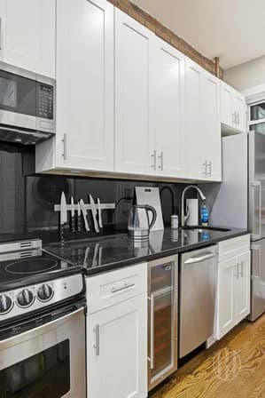 113 Christopher Street #02, Manhattan, NY 10014 - Image 1