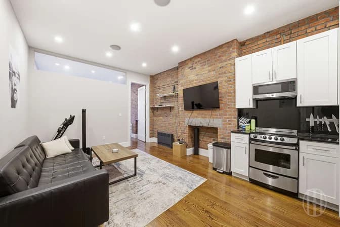 113 Christopher Street #2A, Manhattan, NY 10014 - Image 1