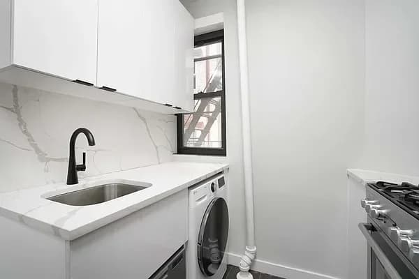210 West 10 Street #4D, Manhattan, NY 10014
