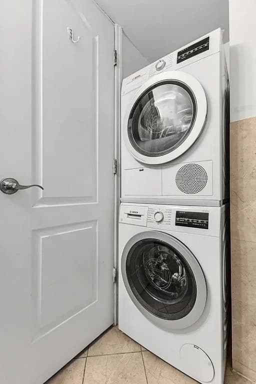 95 Perry Street #15, Manhattan, NY 10014 apartment_washer_dryer 1