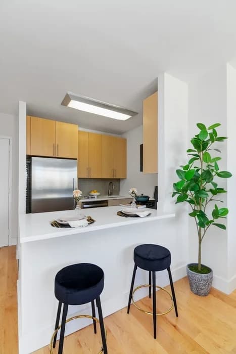 110 Horatio Street #702, Manhattan, NY 10014 apartment_kitchen 1