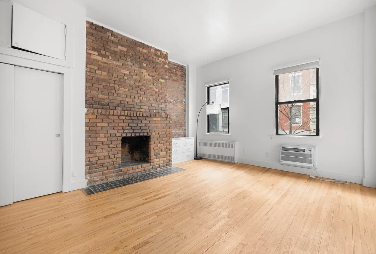 341 West 19 Street #B, Manhattan, NY 10011 apartment_living_room 1