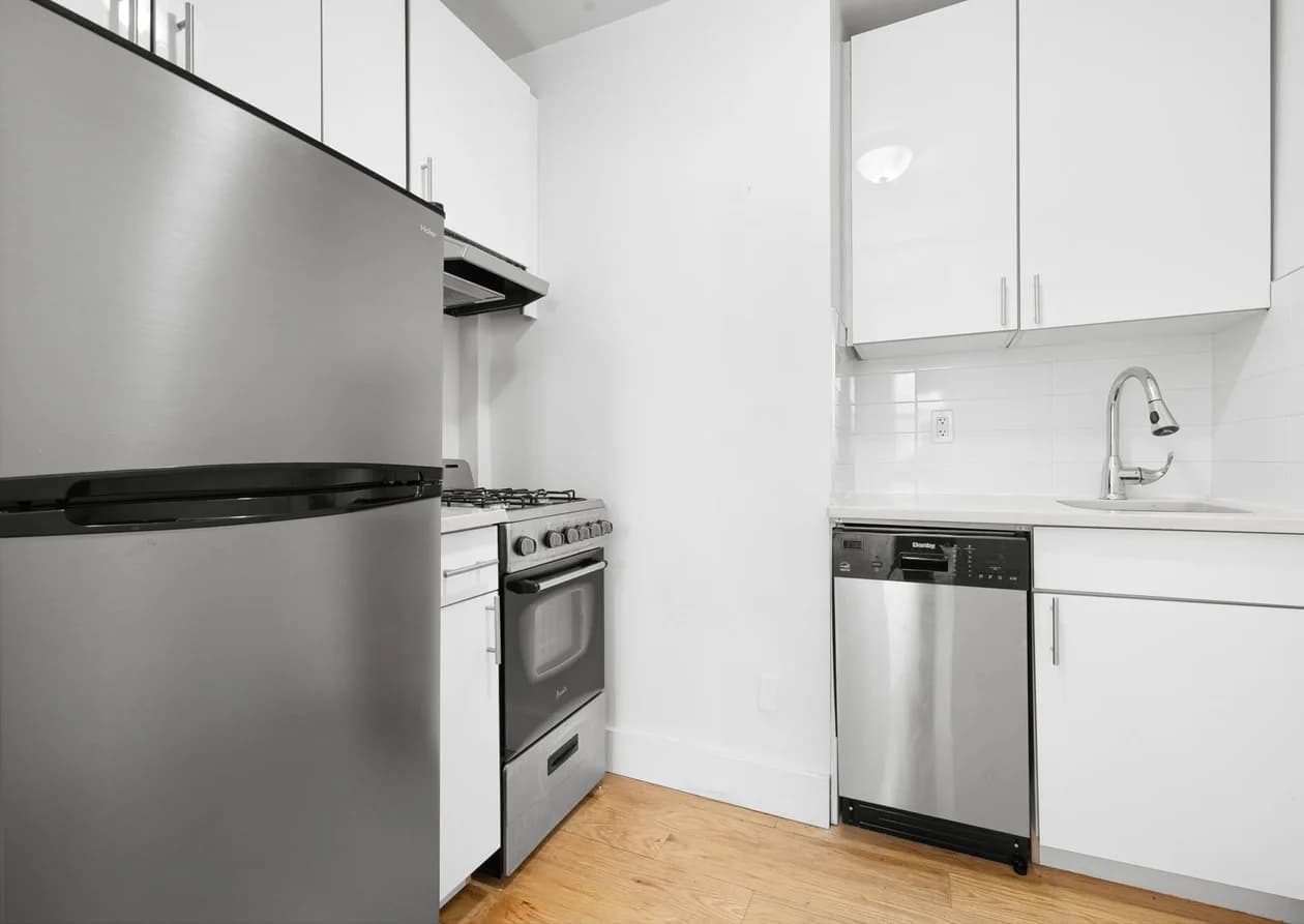 341 West 19 Street #B, Manhattan, NY 10011 apartment_kitchen 1