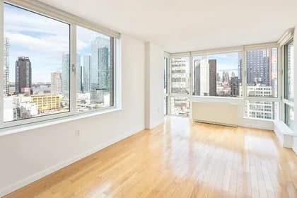 350 West 37 Street #17B, Manhattan, NY 10018