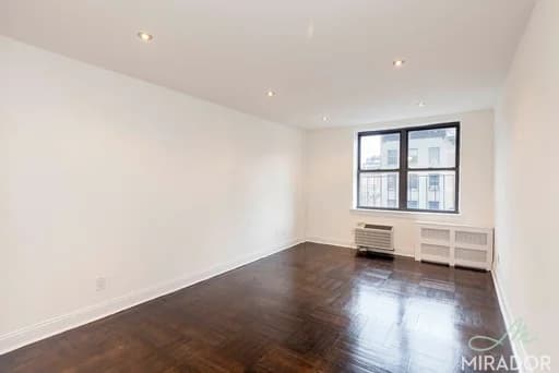 255 West 14 Street #4B, Manhattan, NY 10011