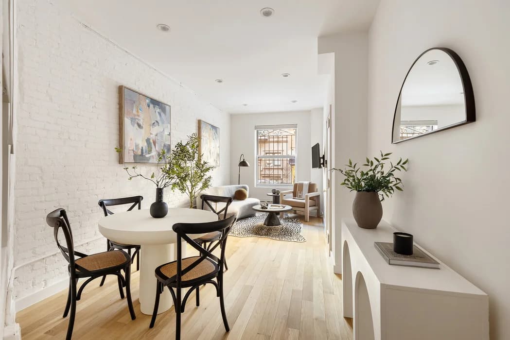 214 West 16 Street #1W, Manhattan, NY 10011 apartment_dining_room 1