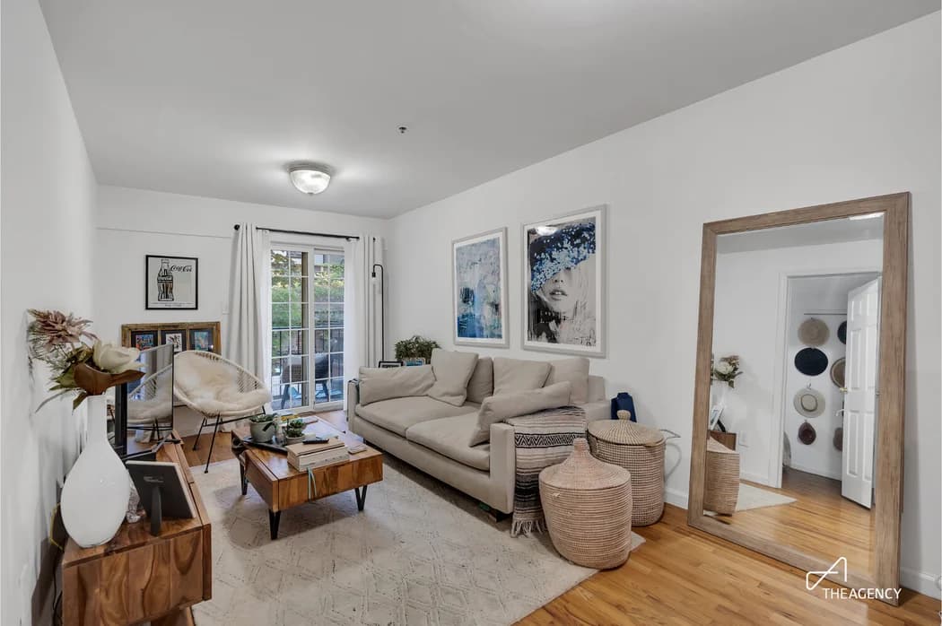 242 West 21 Street #1B, Manhattan, NY 10011 apartment_living_room 1