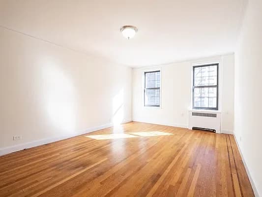 196 7 Avenue #3-K, Manhattan, NY 10011 apartment_living_room 1