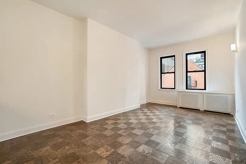 235 West 22 Street #4C, Manhattan, NY 10011 apartment_living_room 1