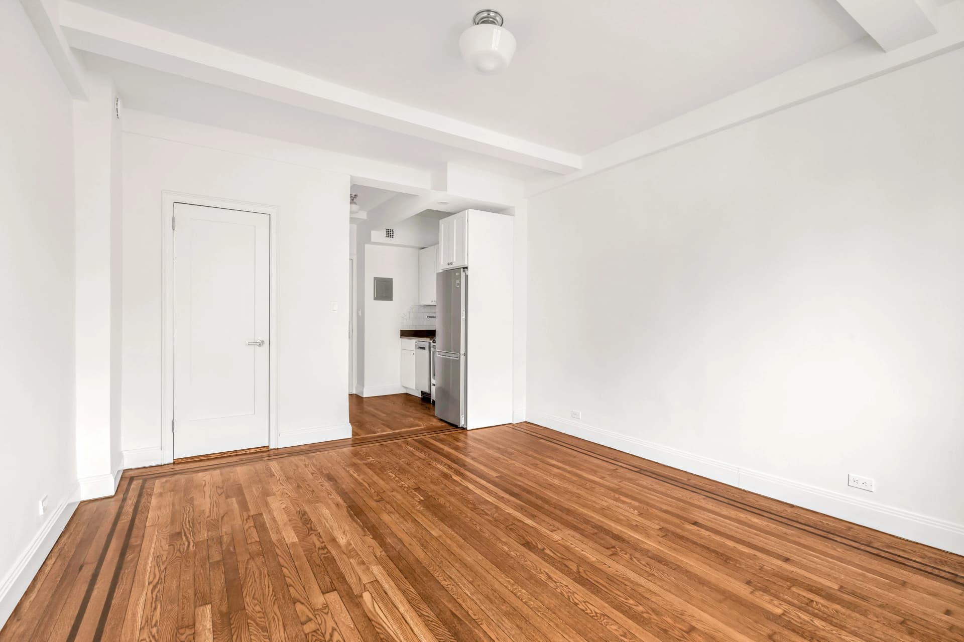 The Carteret 208 West 23 Street #1003, Manhattan, NY 10011 apartment_living_room 1
