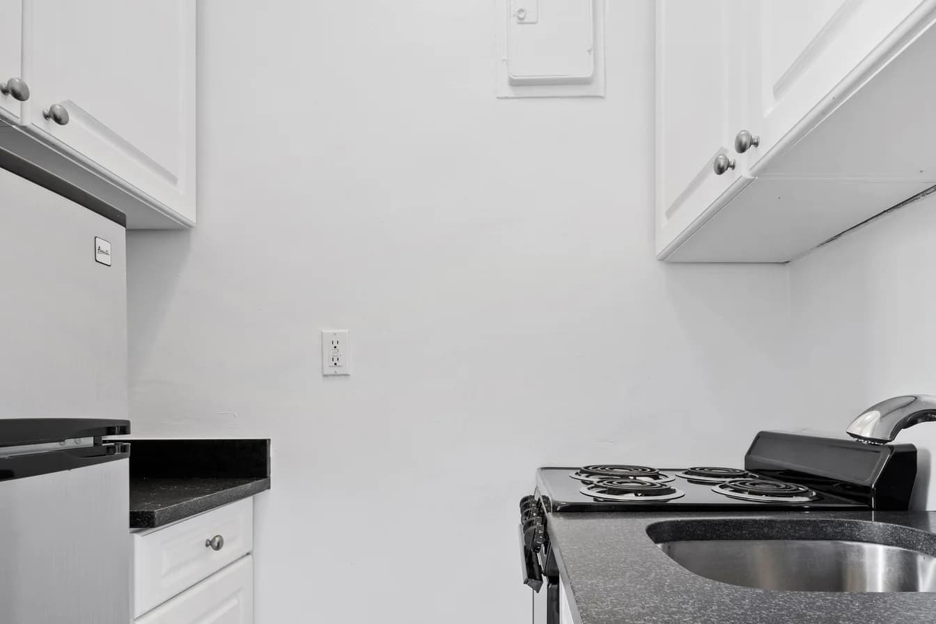 The Carteret 208A West 23 Street #1110, Manhattan, NY 10011 apartment_kitchen 1