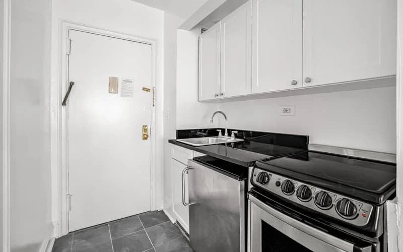 The Carteret 208 West 23 Street #303, Manhattan, NY 10011 apartment_kitchen 1