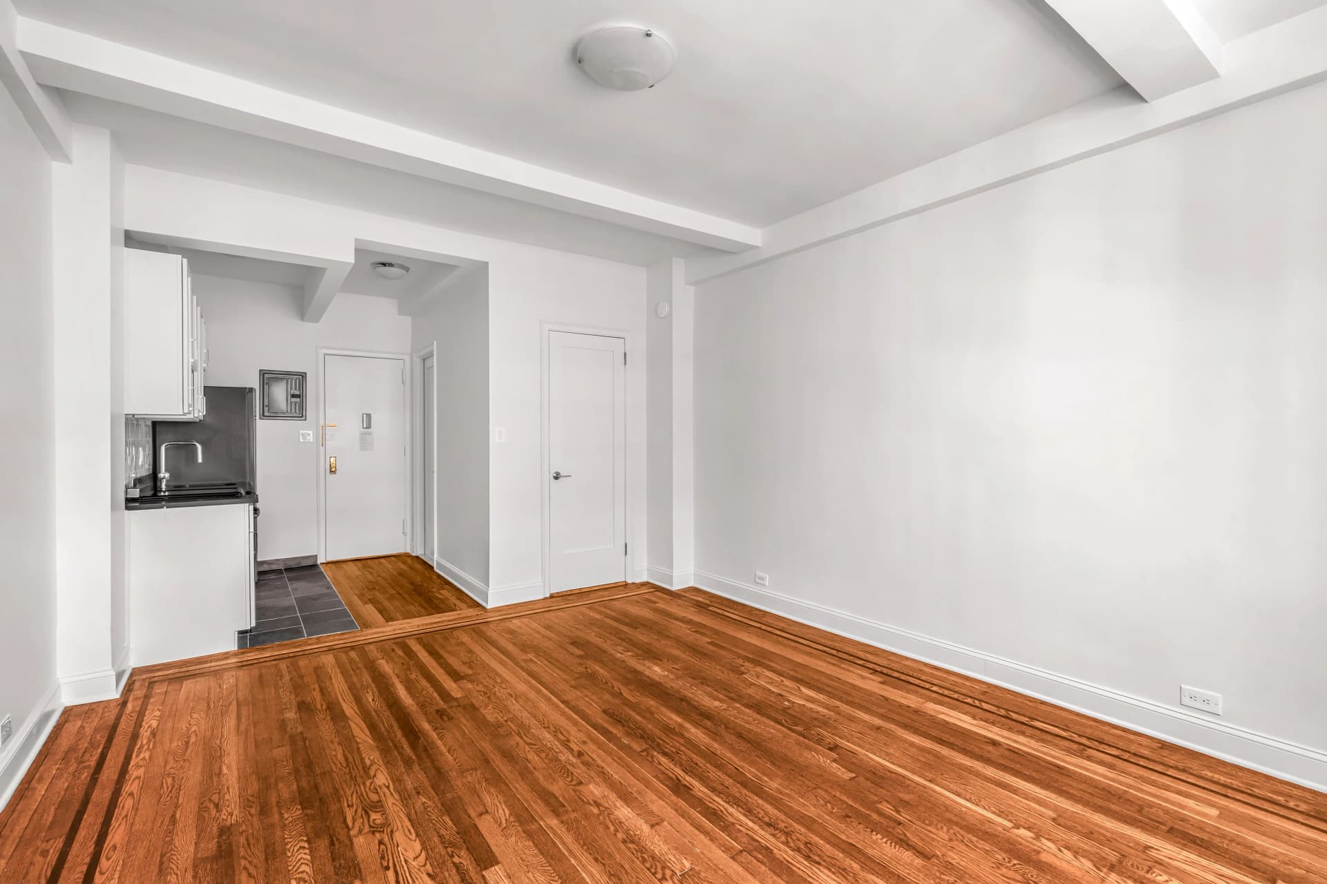 The Carteret 208 West 23 Street #904, Manhattan, NY 10011 apartment_living_room 1