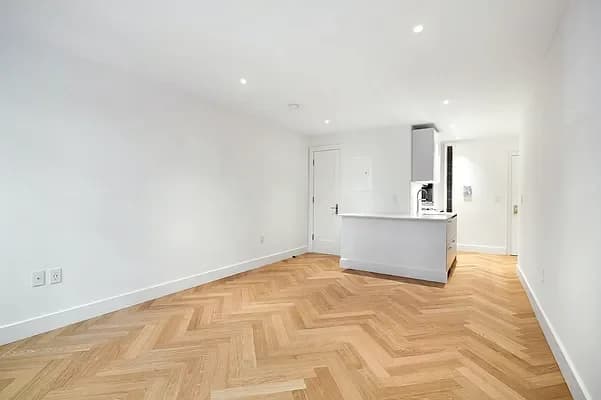 220 West 24 Street #1A, Manhattan, NY 10011 apartment_living_room 1