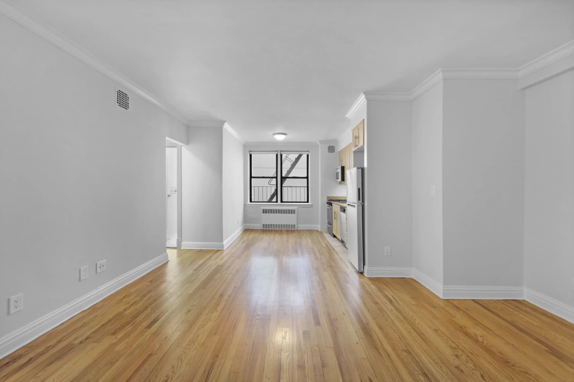 108 West 15 Street #005C, Manhattan, NY 10011 apartment_living_room 1