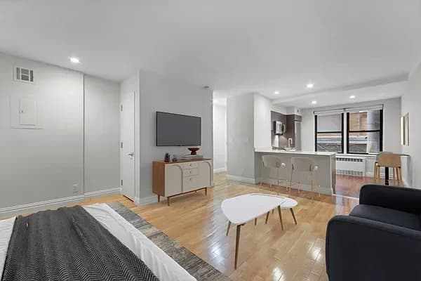 108 West 15 Street #2J, Manhattan, NY 10011