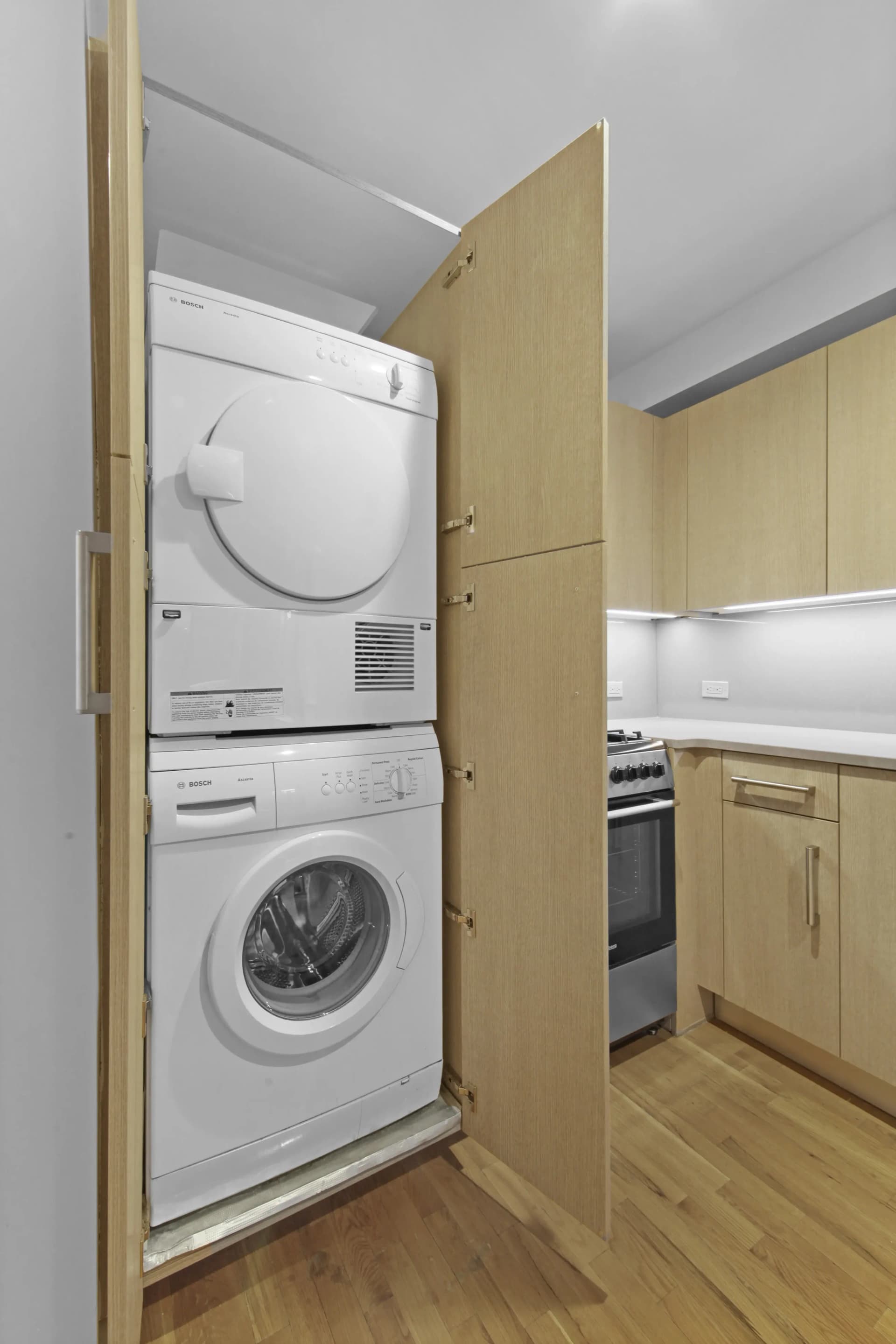 101 West 15 Street #110, Manhattan, NY 10011 apartment_washer_dryer 1