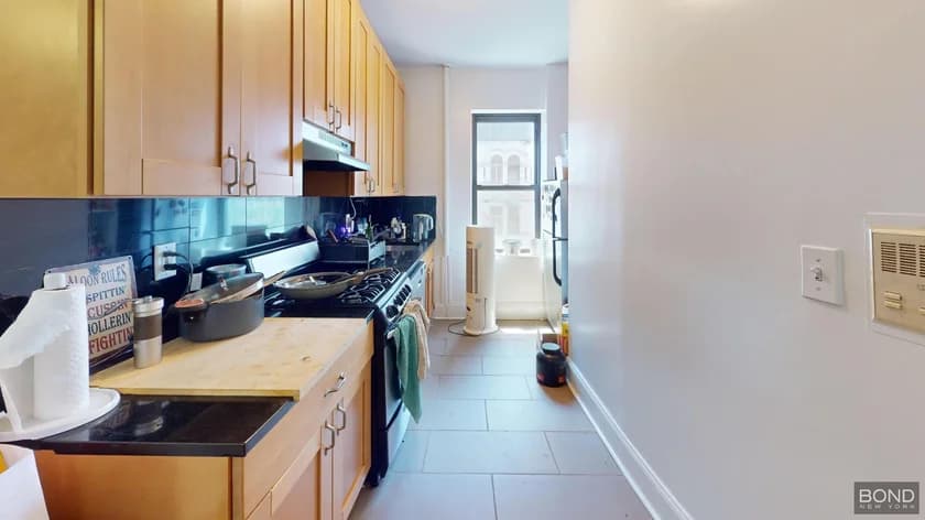 163 W 17 St #5J, Manhattan, NY 10011