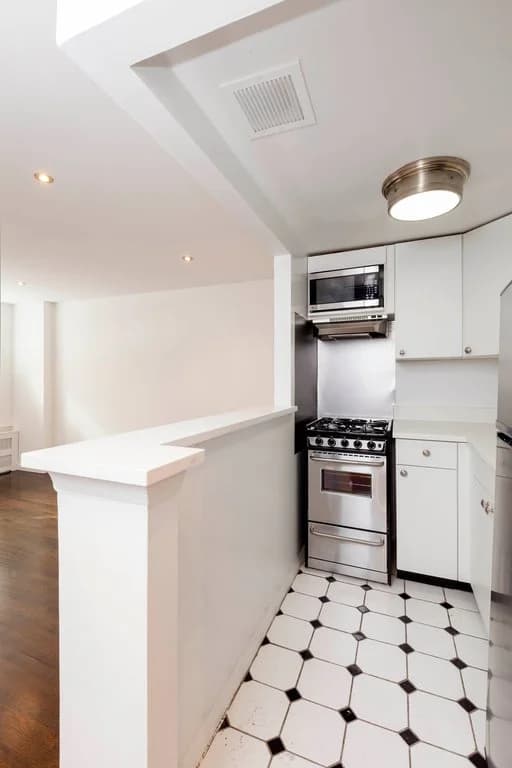 27 West 16 Street #2C, Manhattan, NY 10011 apartment_kitchen 1