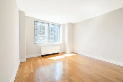 776 6 Ave #25E, Manhattan, NY 10001