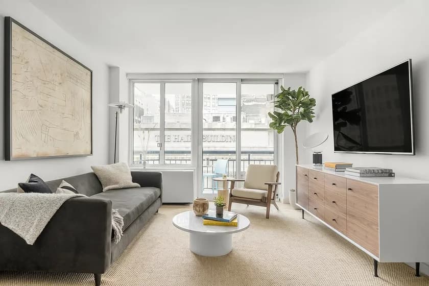 980 6 Ave #703, Manhattan, NY 10018 apartment_living_room 1