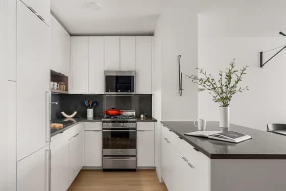 70 West 37 Street #PH12, Manhattan, NY 10018