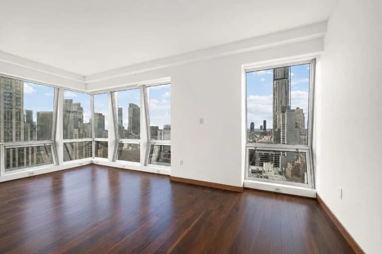 400 5 Avenue #34H, Manhattan, NY 10018 apartment_living_room 1