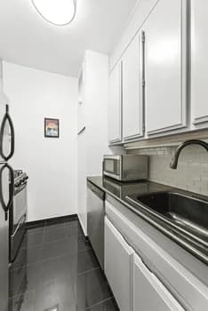 7 E 14 St #1603, Manhattan, NY 10003 - Image 1