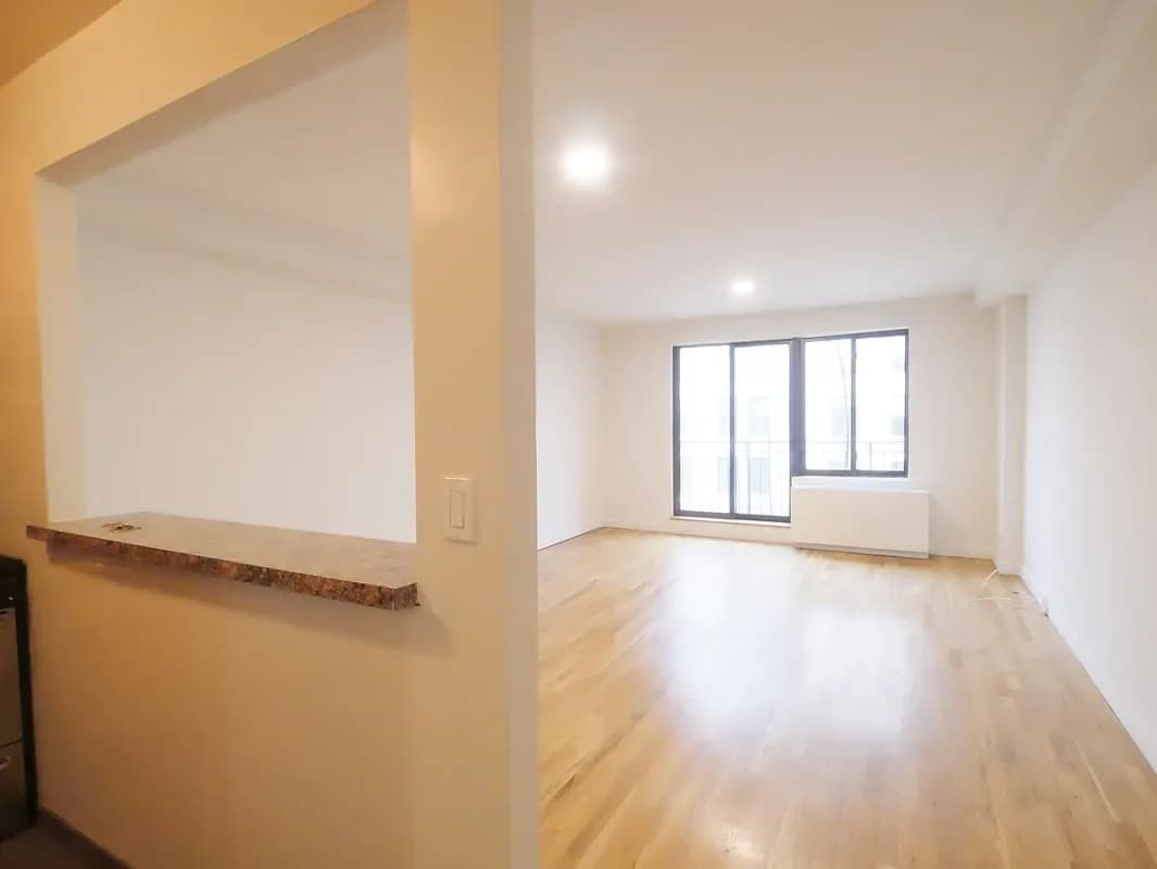77 5 Avenue #19C, Manhattan, NY 10003 apartment_living_room 1