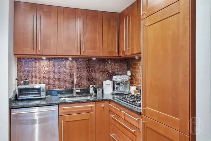 30 East 22 Street #2B, Manhattan, NY 10010