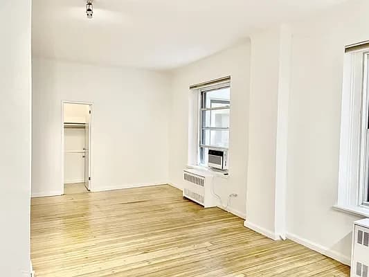 66 Madison Avenue #4-J, Manhattan, NY 10016 apartment_living_room 1