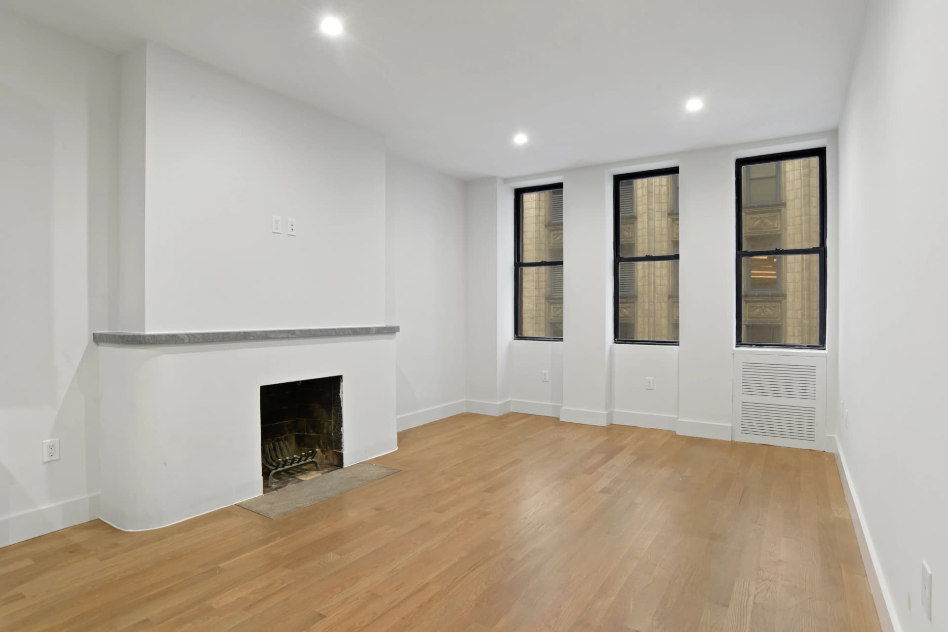 121 Madison Avenue #11E, Manhattan, NY 10016 apartment_living_room 1