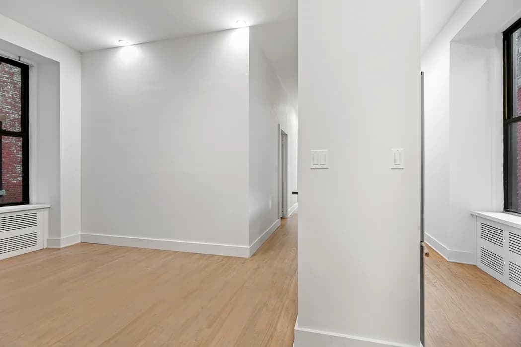 121 Madison Avenue #7B, Manhattan, NY 10016 apartment_living_room 1