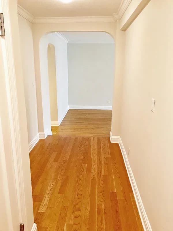 8 Gramercy Park South #2F, Manhattan, NY 10003 apartment_living_room 1