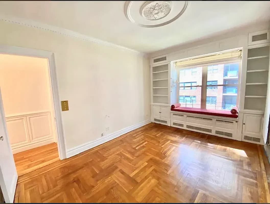 38 Gramercy Park North #5-F, Manhattan, NY 10003 apartment_living_room 1