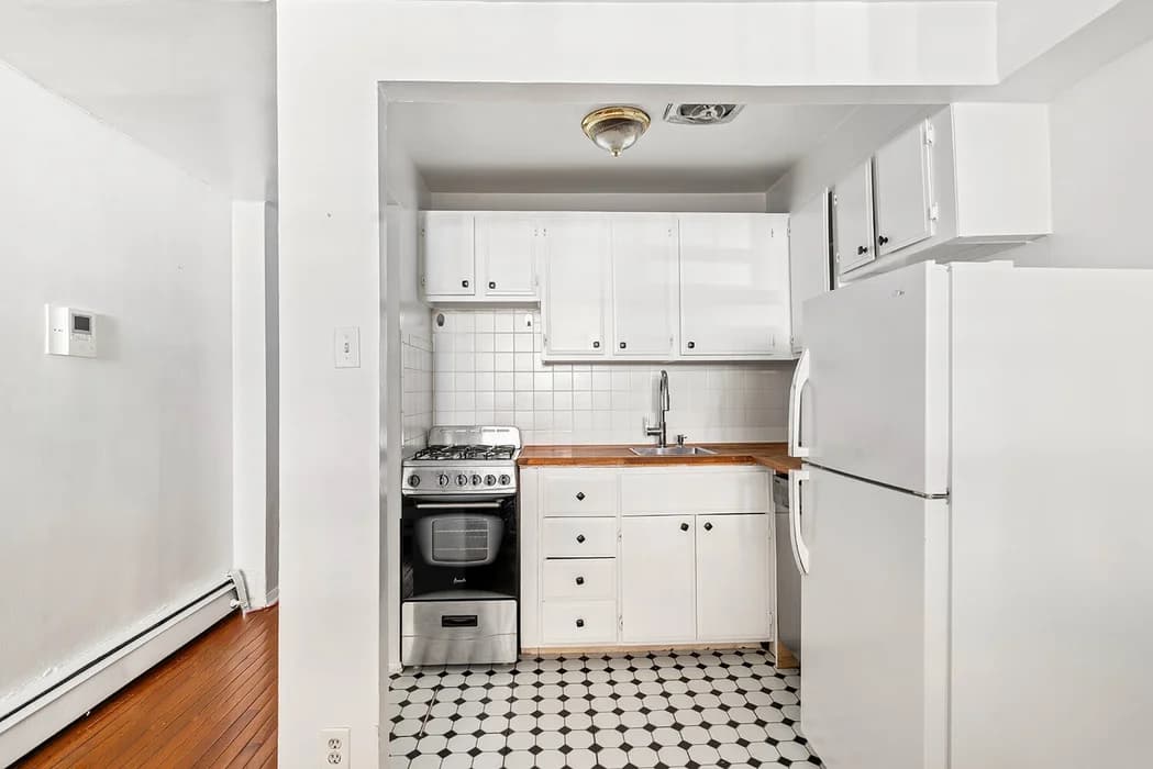 160 East 26 Street #1G, Manhattan, NY 10010 apartment_kitchen 1