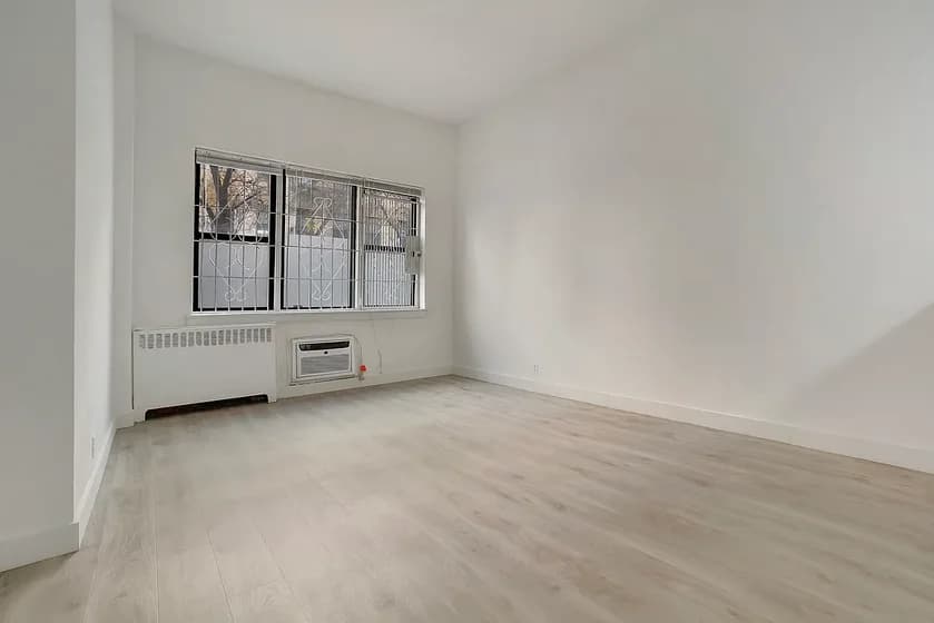 148 East 30 Street #3-A, Manhattan, NY 10016 apartment_living_room 1