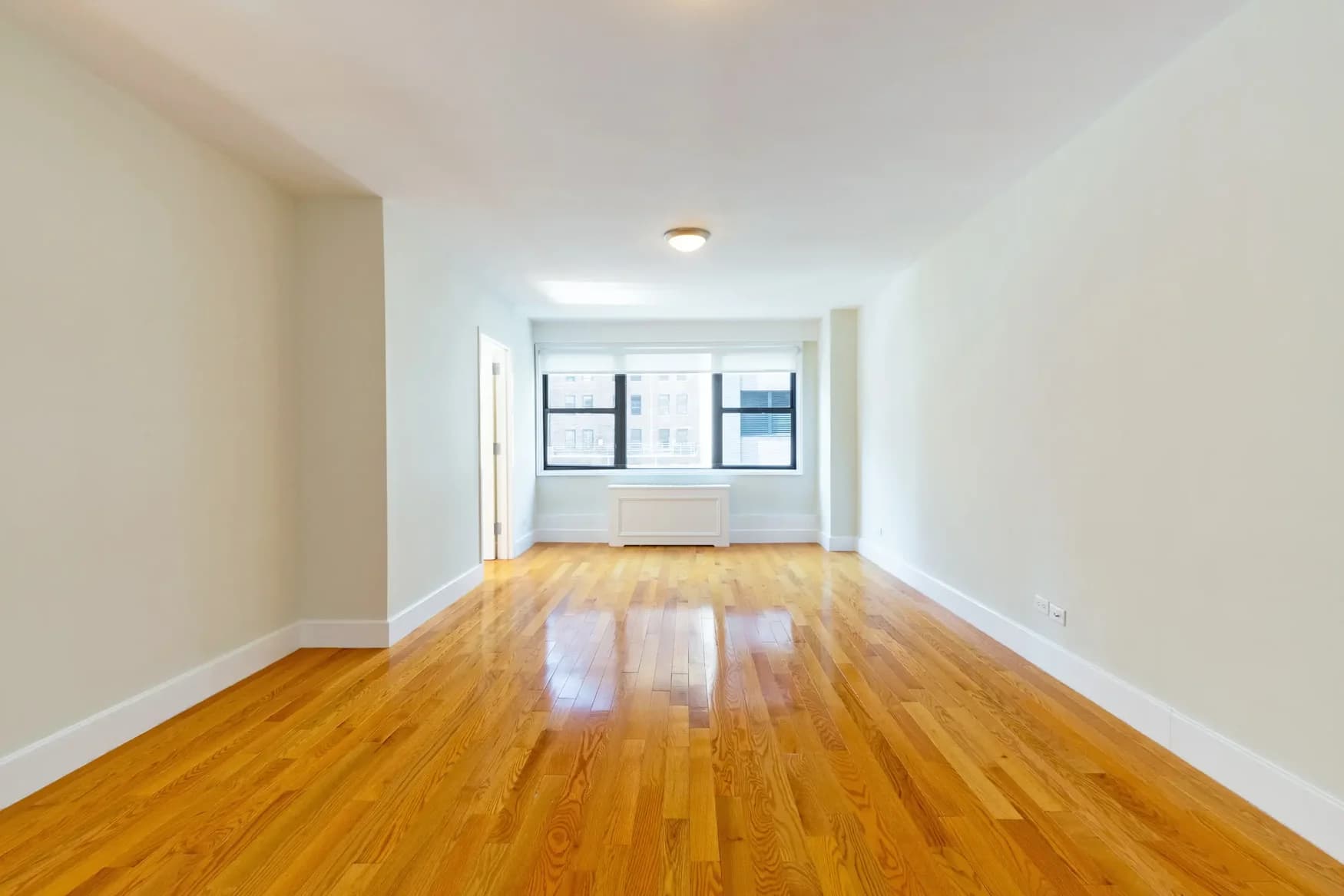 141 East 33 Street #014D, Manhattan, NY 10016 apartment_living_room 1