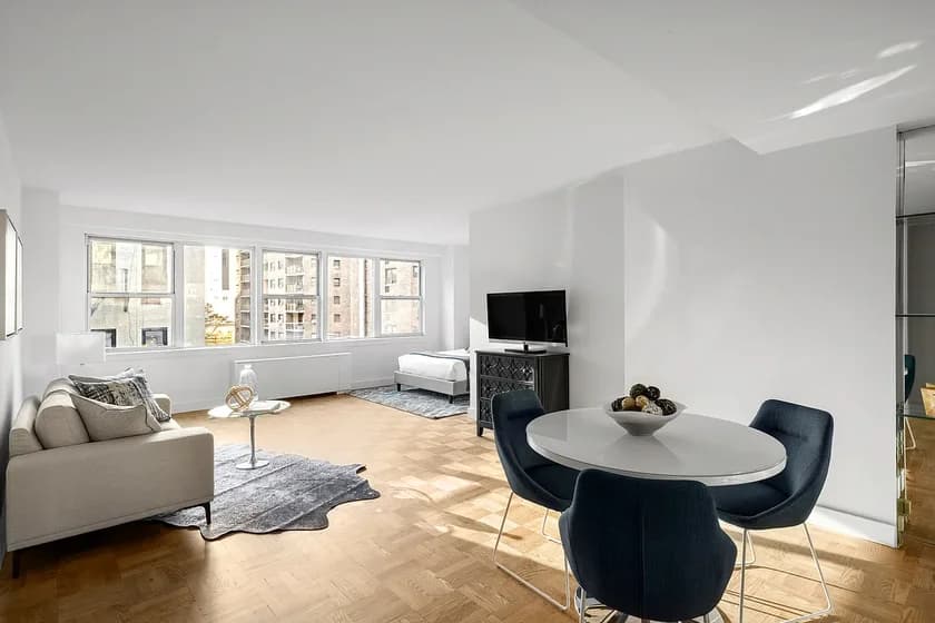 163 East 34 Street #8-F, Manhattan, NY 10016 apartment_living_room 1